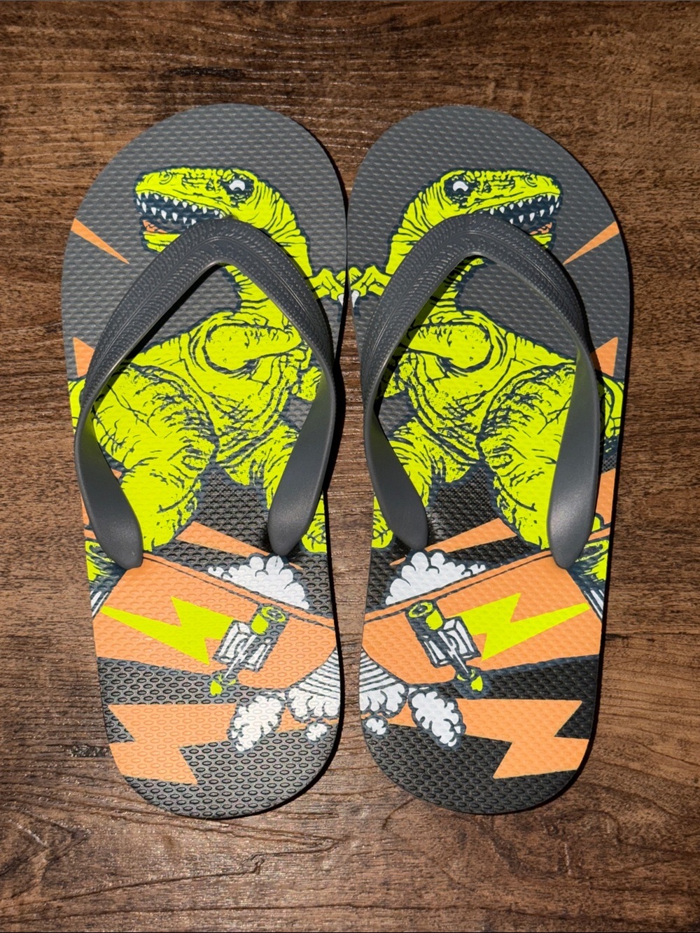 Gray Logo-Pattern Flip Flop Sandals dinosaur 🦖 size 5/6 big kids